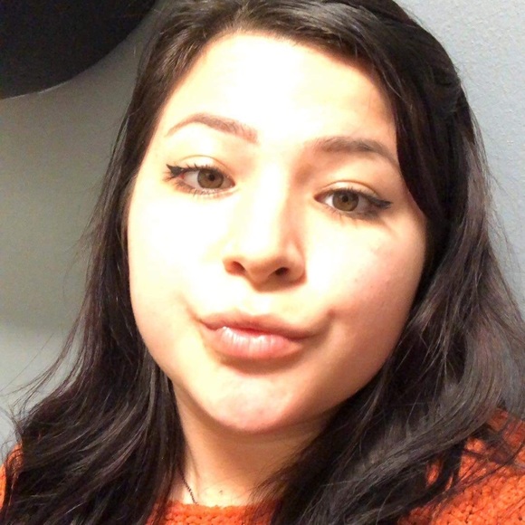 Meet your Posher, Yulisa - Picture 1 of 1